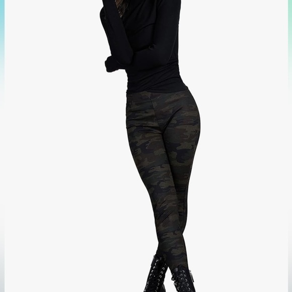 Sanctuary & Runway Ponte Leggings with Functional Pockets in Forest Camo XL - Picture 4 of 13